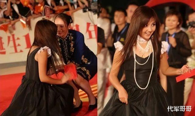 何洁|“超女”何洁：三个孩子两个爹，一手好牌打得稀烂