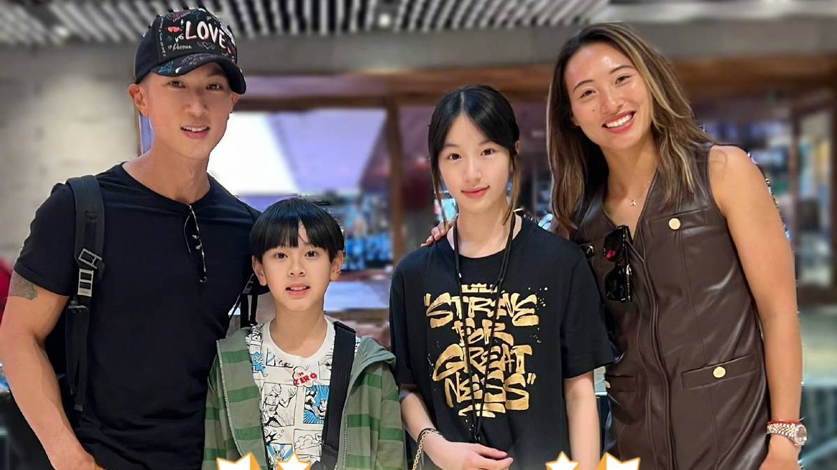 吴尊晒与妻子28年前的同框照，女儿跟妈妈年轻时一模一样