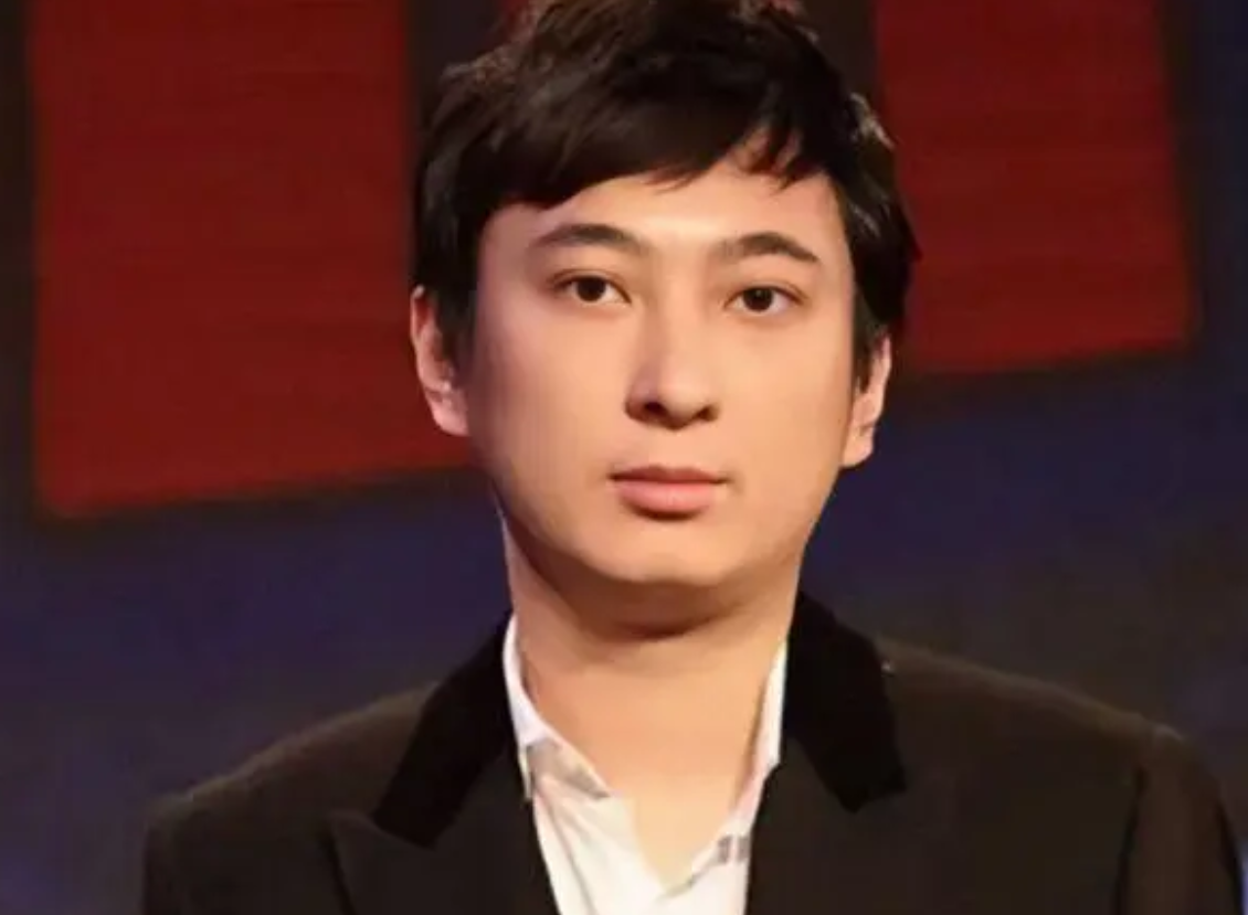 王思聪|王思聪无缝衔接又换新欢?奢牌店狂买礼物讨欢心,女方撞脸孙一宁