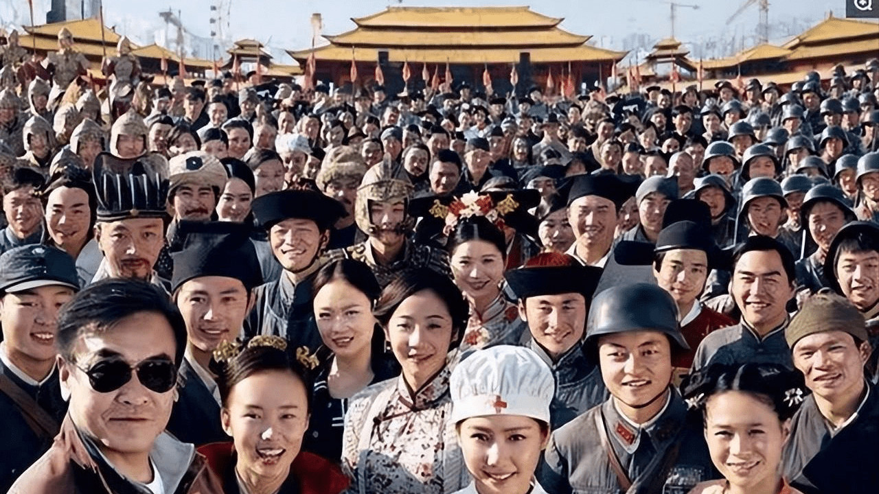 横店20万群演的惨状，女人的泛滥，懒汉的天堂，疯子的天堂