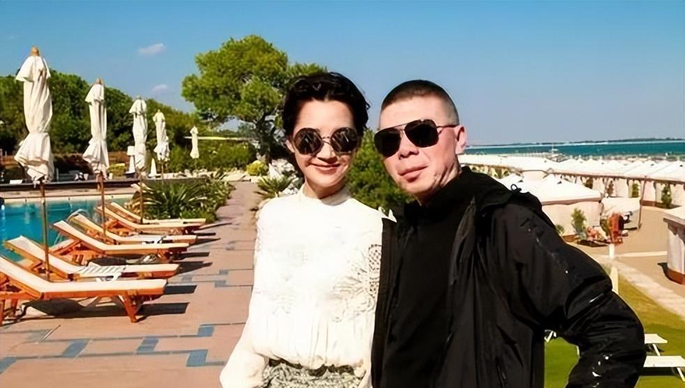 许晴和华晨宇恋情曝光引起关注,华晨宇大胆表示:我们很相爱!