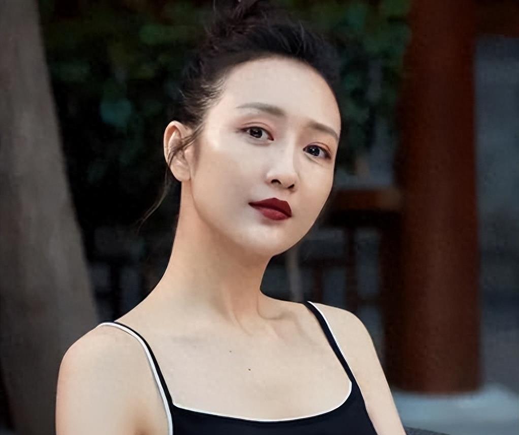 现世报来了，40岁王鸥丑闻遭到曝光，遮羞布彻底被扒光