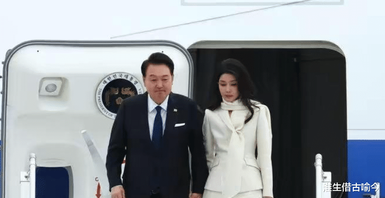 51岁韩国第一夫人变成美厨娘,和丈夫一起做泡菜,结婚11年还很甜