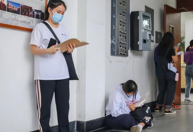 考研|女大学生考研落榜,父亲发来一串数字,再次诠释出“父爱如山”