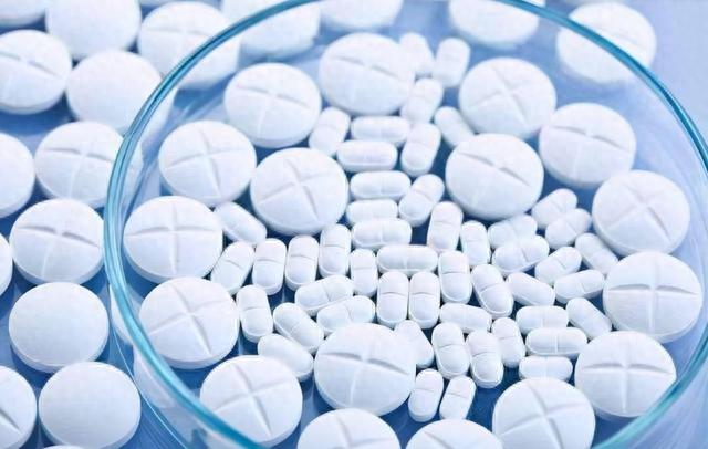 适当吃甲钴胺有什么好处？甲钴胺有没有副作用？看完就明白了