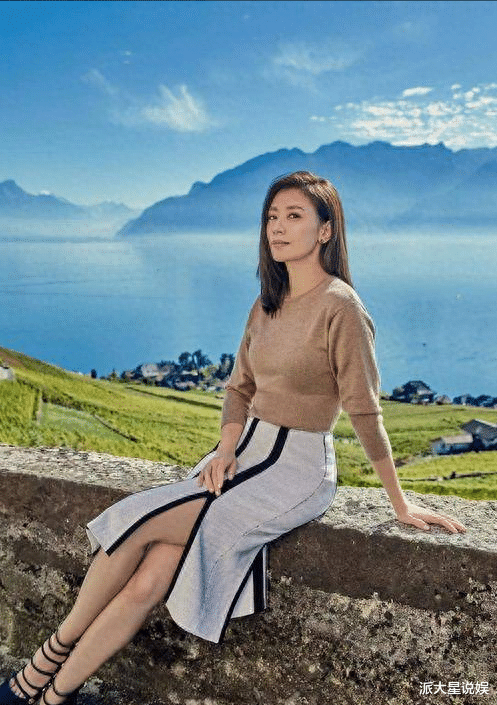 离开精修和滤镜,49岁的贾静雯,脸部缺陷完全暴露