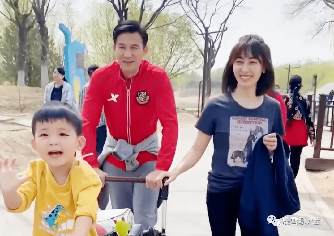 被张铁林玩弄4年，嫁大23岁“黑道头子”，她为何“作践”自己