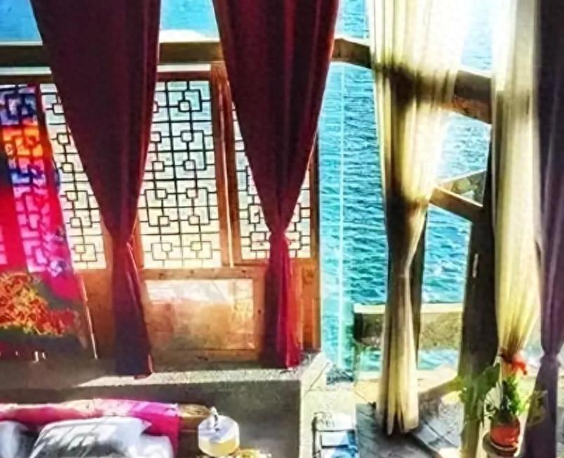 杨丽萍的月亮宫被查封,内部简直不忍直视!网友直呼:早就该封了