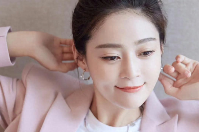 王雨:因为长得太帅,老婆倒追五年才得手,婚后两人的生活甜蜜