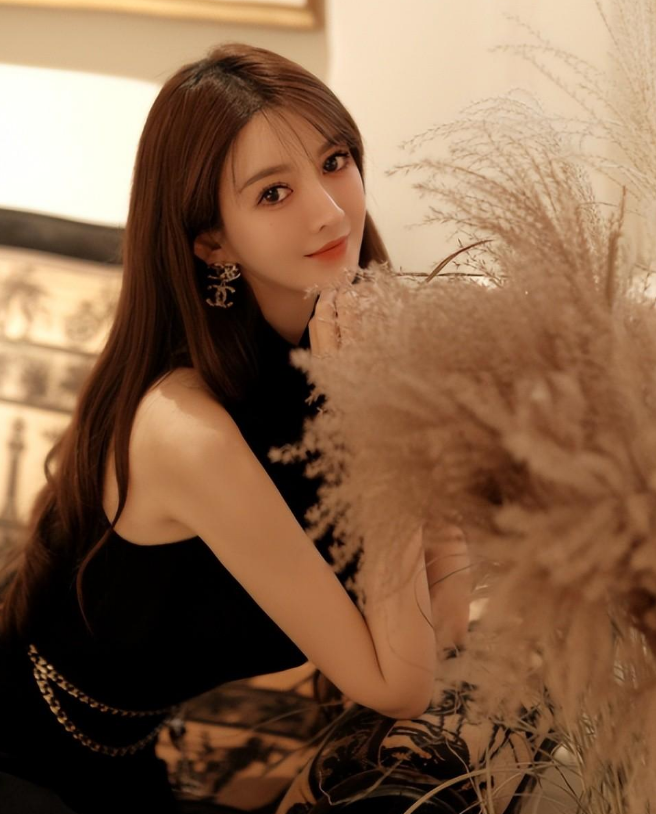 黄晓明|网曝黄晓明和新欢女友已领证,女方身家亿万,美貌神似ab