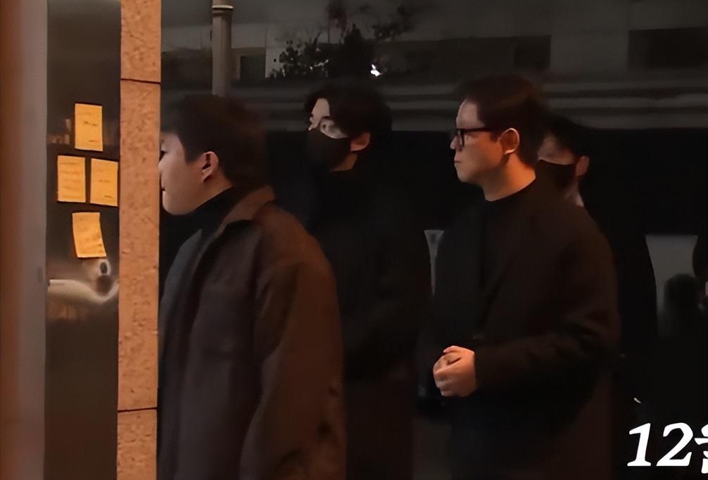 48岁知名男星举行葬礼!金喜善等超100位明星出席,妻儿全程痛哭