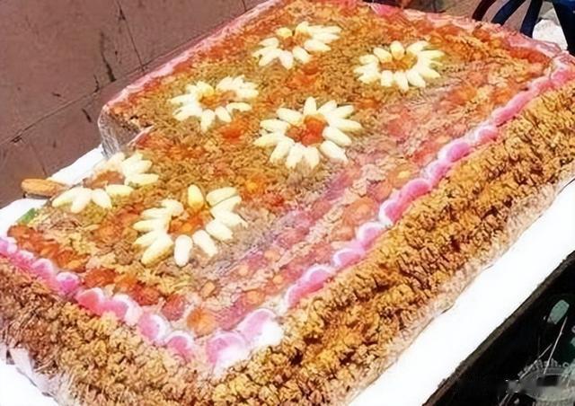 切糕|没生意还全国乱窜，遭大众抵制的“新疆切糕”，究竟有啥猫腻