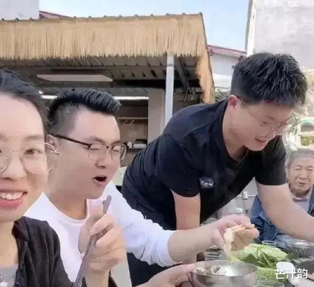 许敏直播被礼物刷屏，亲儿媳田静处境截然不同，带货热度大不如前