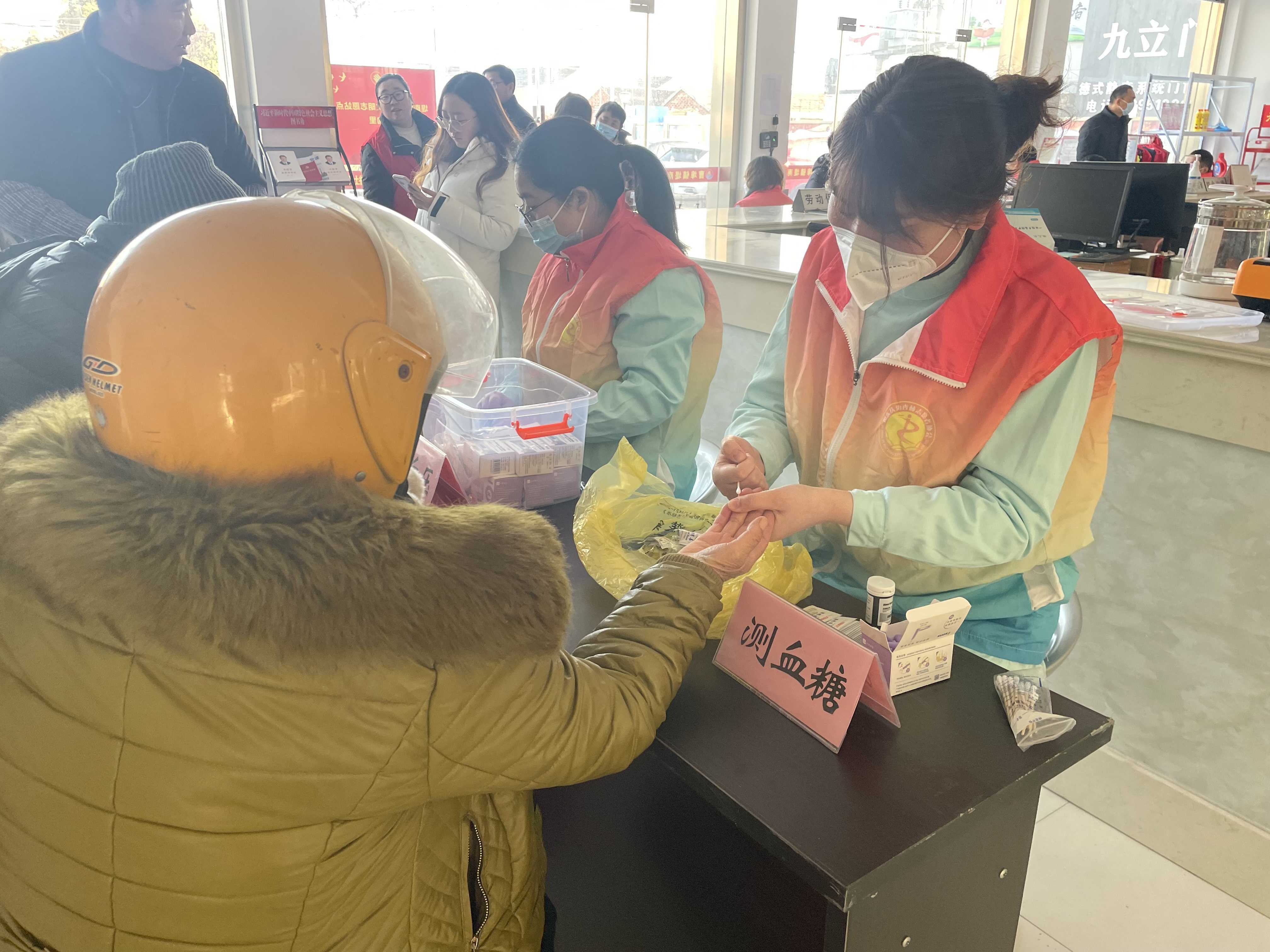 宫颈癌|面对面 零距离：这堂冬训义诊实践课让群众“康”起来