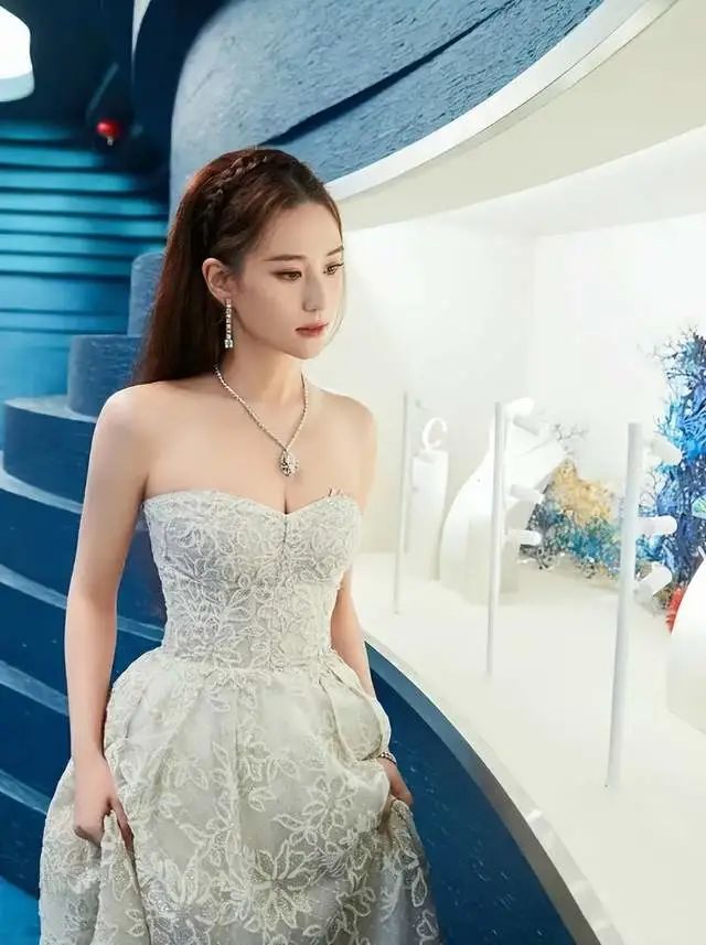 窦骁何超莲婚变?窦骁私生子都有了?两人合体吃饭全程无交流?