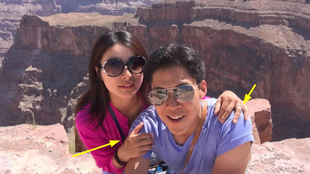 郭晶晶霍启刚游甘肃，郭晶晶戴5毛发圈，霍启刚和美女合影不避嫌