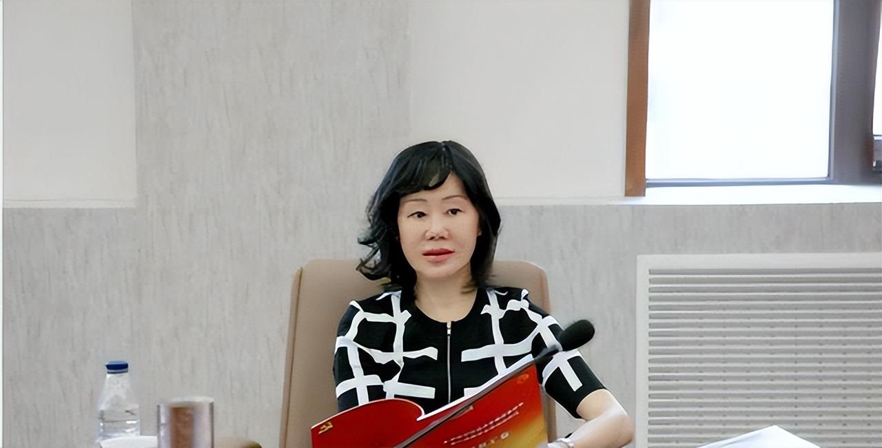 韩国女团 女校长沈志莉：大肆受贿沉迷整容，58岁像20岁少女