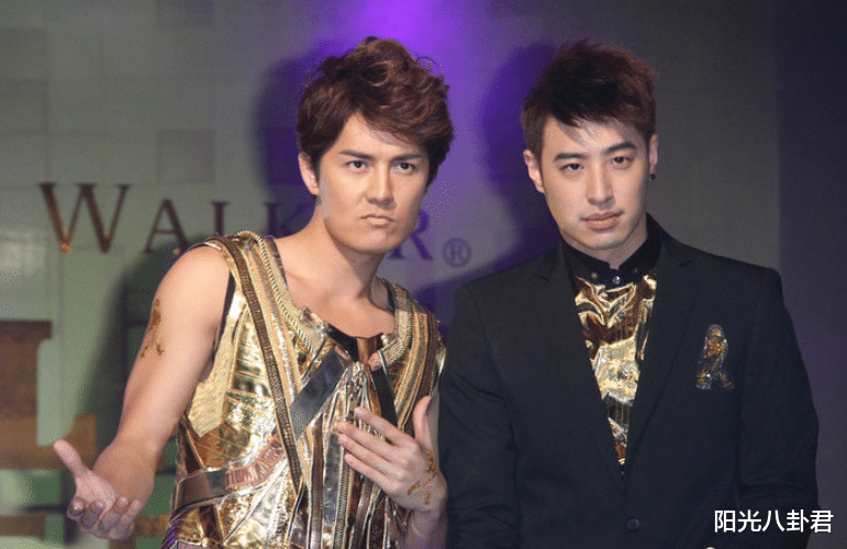 娱乐圈一天5个瓜！意外去世、承认离婚、宣布分手，全都是大瓜