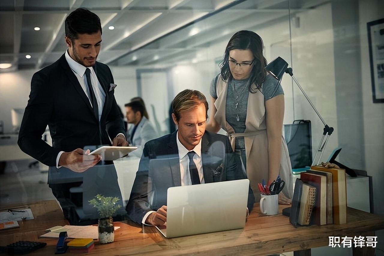 被同事排挤,不要翻脸和离职,三招即可轻松应对