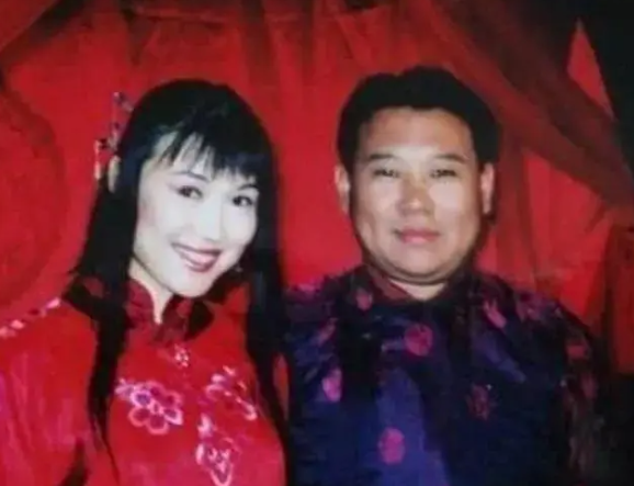 郭麒麟如愿以偿奔赴亲妈怀抱,今德云社无人继承,郭德纲悔不当初