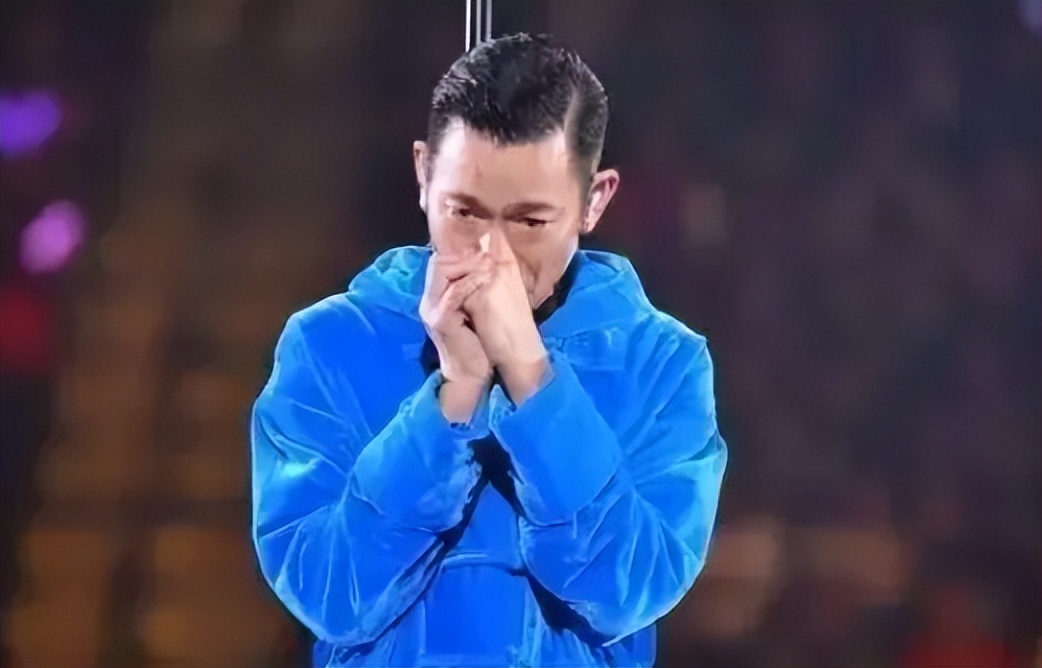 五月天假唱被逮个正着？央视新闻终于出手，崔健的话应验了