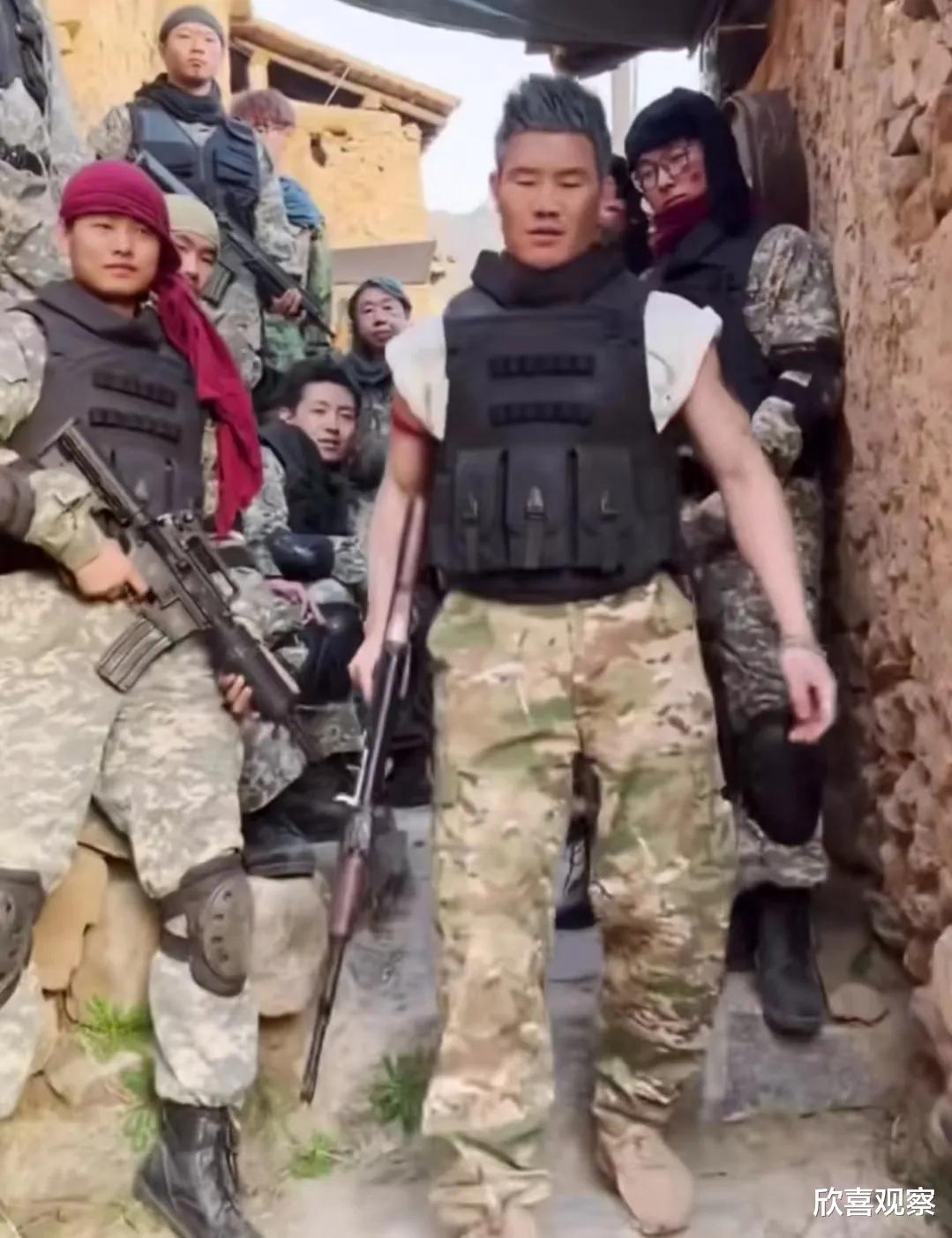 谢孟伟|笑不活了,原来嘎子在剧组不是男一号,被副导演揭穿显尴尬