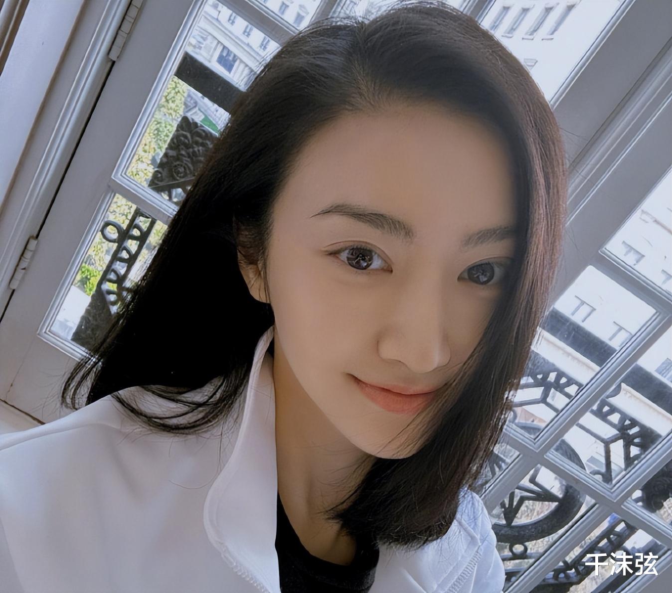 景甜|景甜风波后露面晒美照,穿上万元外套笑容甜,剪短发“重头再来”