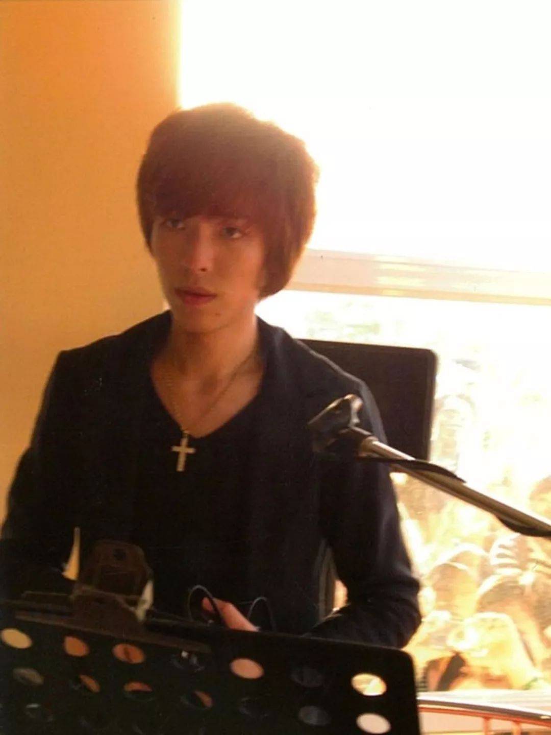 萧敬腾家中求婚经纪人：8层别墅，有演奏厅和室内篮球场