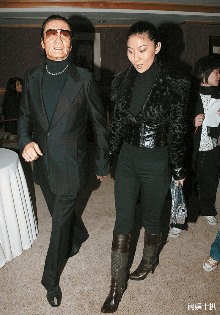 2018年,与大49岁谢贤恋爱12年拿2000万分手费的CoCo,现在怎样了