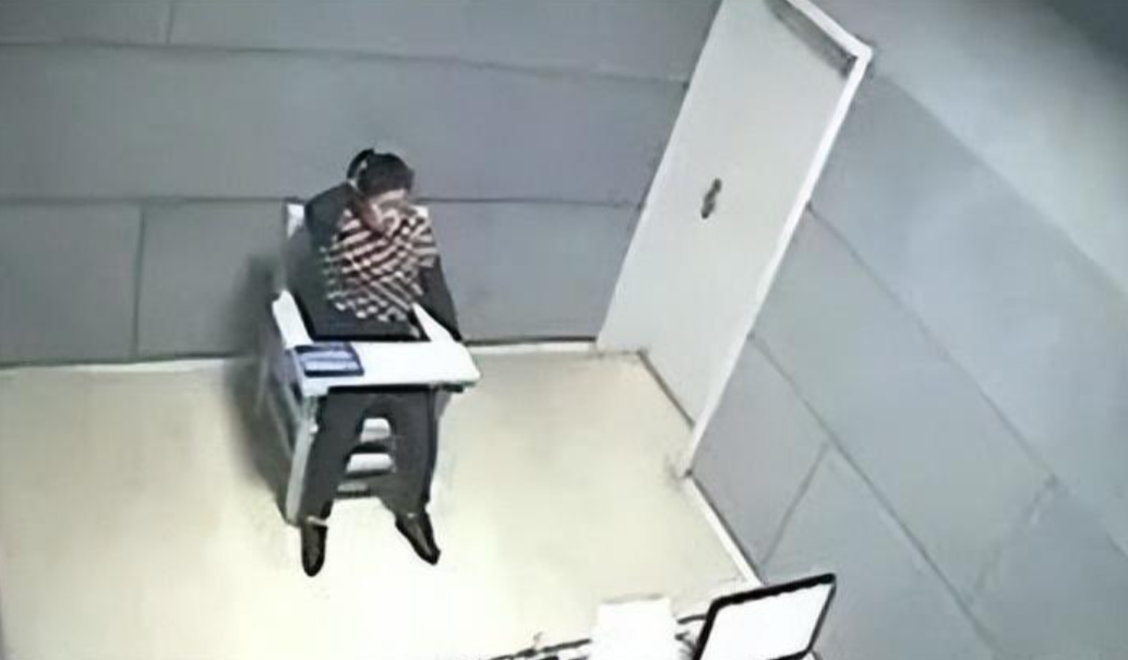 200斤女胖子欲强行发生关系，60岁大爷哭诉：我实在反抗不动！