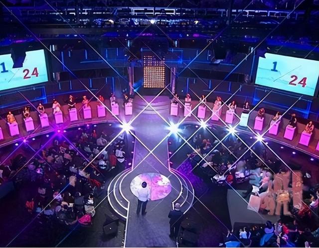 她在《非诚勿扰》上站五年,只爆灯不牵手,最终被孟非“赶”下台