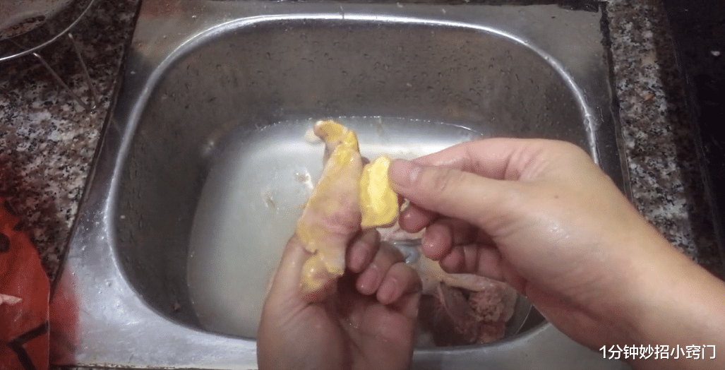 黄油|杀鸡时，鸡肚子里有一块“黄油”，吃掉还是直接扔掉？看完涨知识