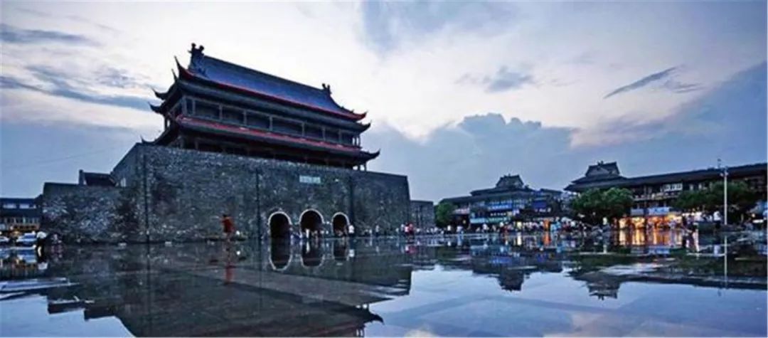 中国唯一断崖式降级城市,曾经的皇城,如今沦为四线小城,令人惋惜!