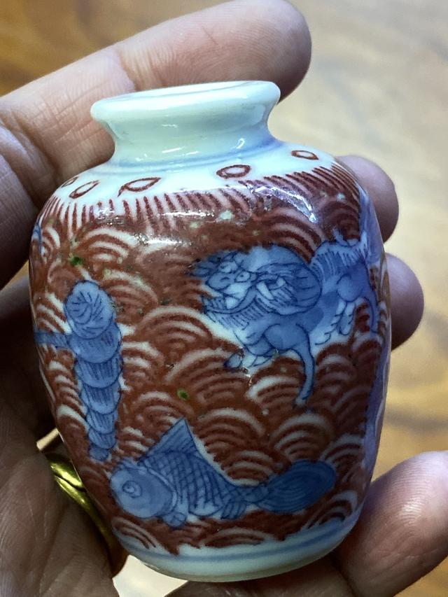 鼻烟壶|瓷器鉴赏①清代海八怪纹饰鼻烟壶