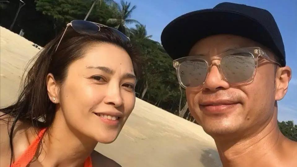 每月要还60万房贷，压力山大的李克勤，50岁老婆又被传怀上第三胎