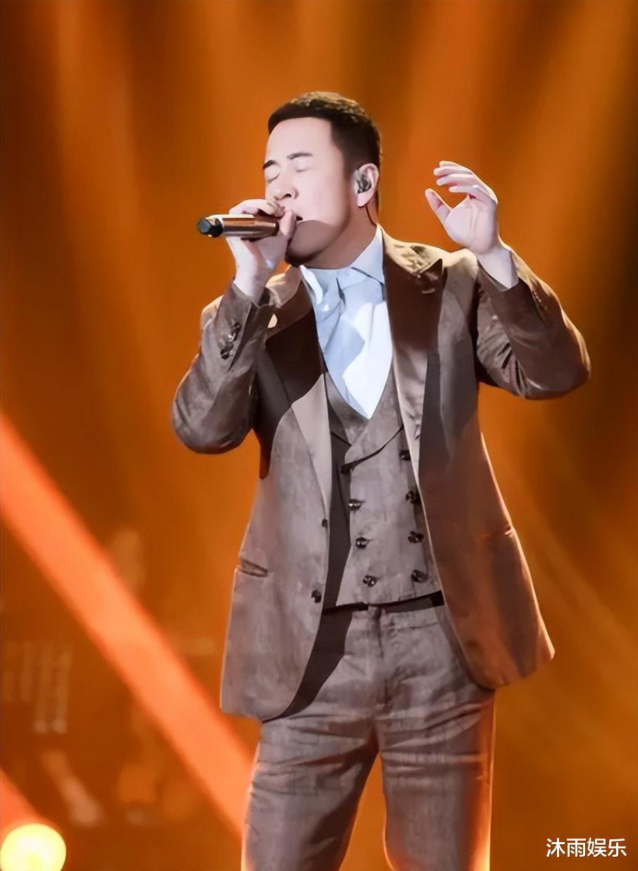 杨坤再回应刀郎新歌,情绪激动面红耳赤,不把50亿播放量放在眼里