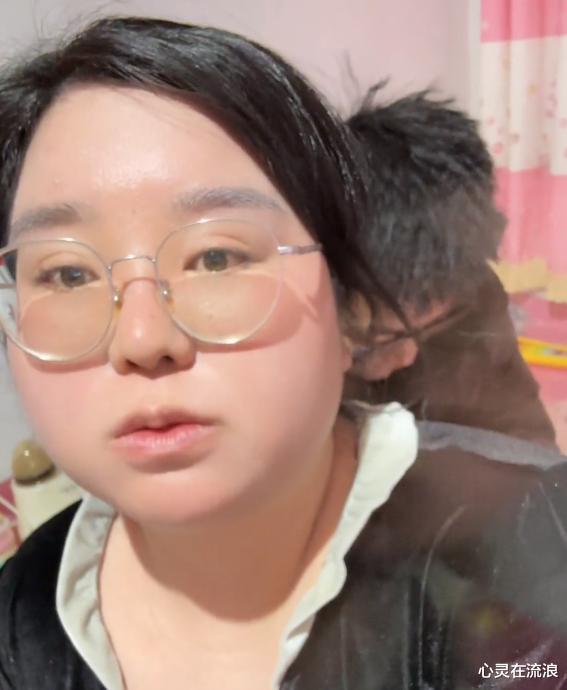 韩国 网红“脸脸”为流量吃胖80斤，无视丈夫婆婆劝告，离婚也要继续吃
