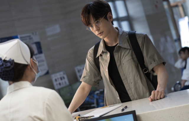 空降4集,登上飙升榜第一,观众:终于有值得熬夜狂追的科幻剧了