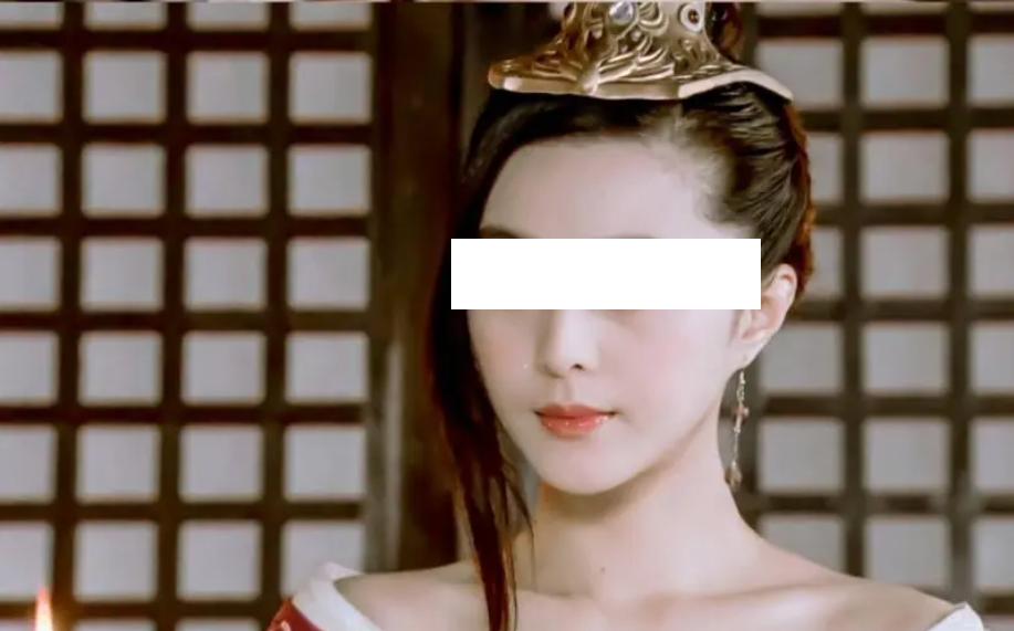 砸30亿捧的“内娱妲己”出山了！网友：美得像鬼...