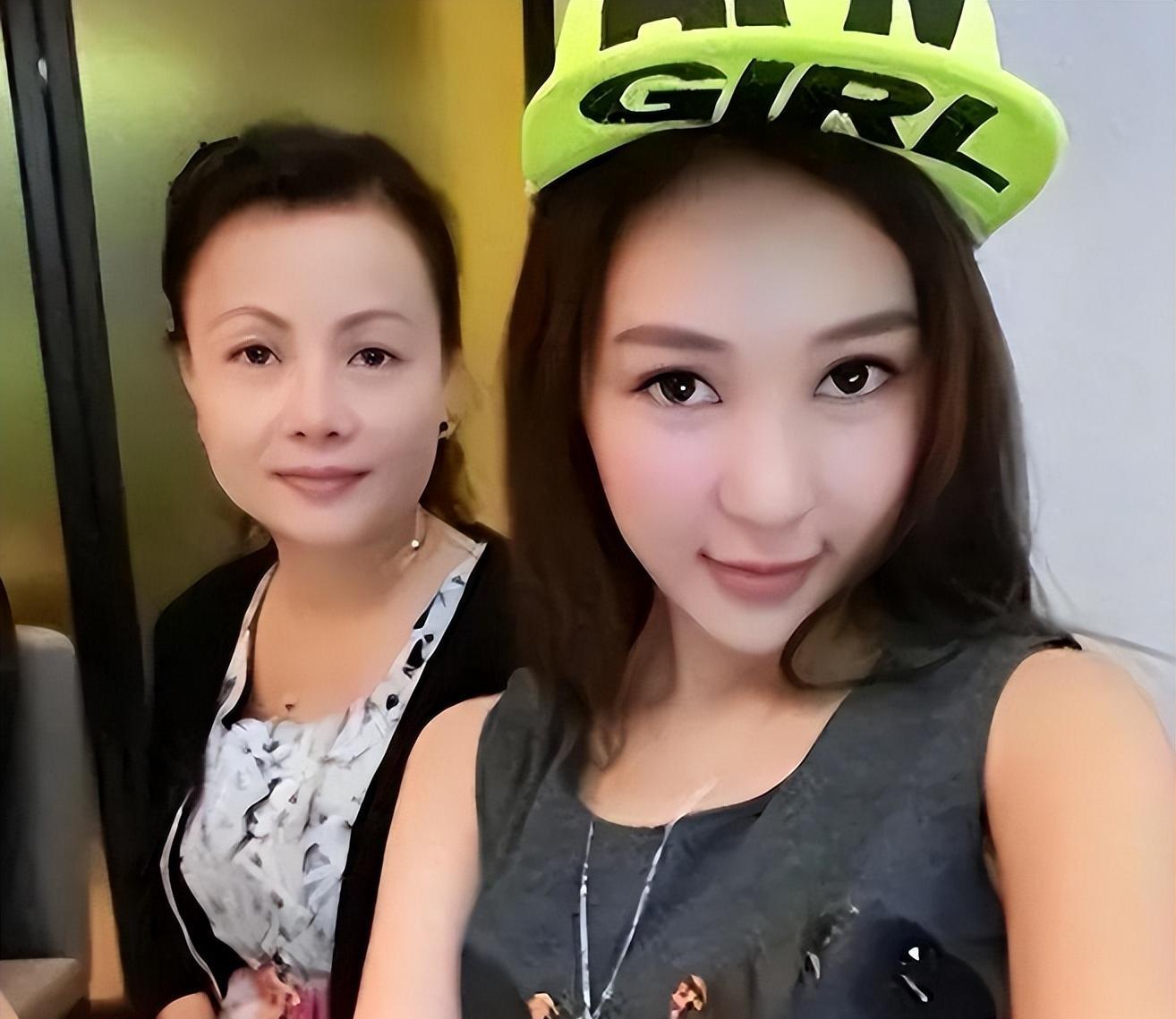 郭美美再次开始炫富,现身高级餐厅就餐,化浓妆不敢相认,承认自己的恋情