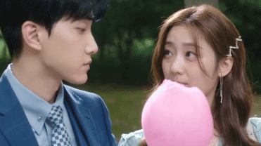 不是吧,他俩谈两年了?