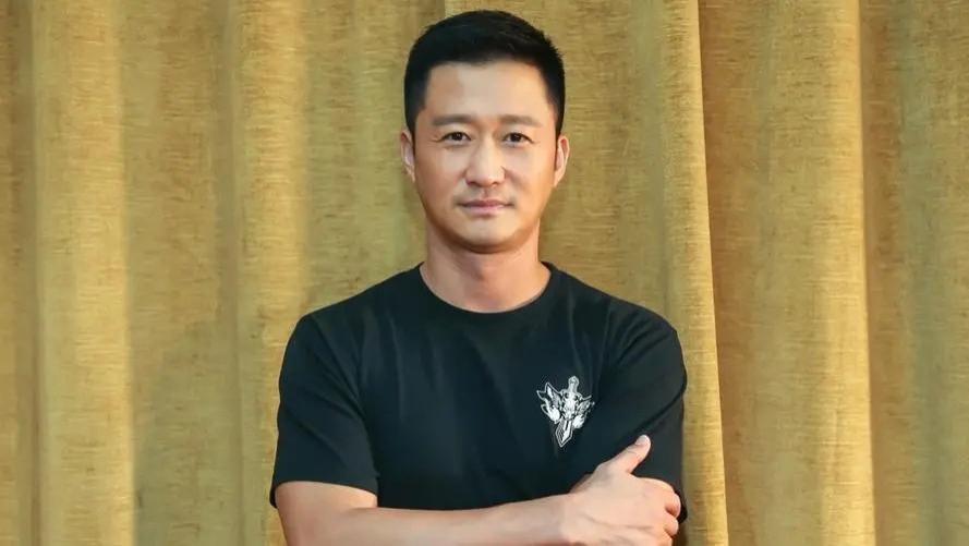 网传49岁吴京患艾滋，在北京医院治疗？新加坡网友发布合影回应了