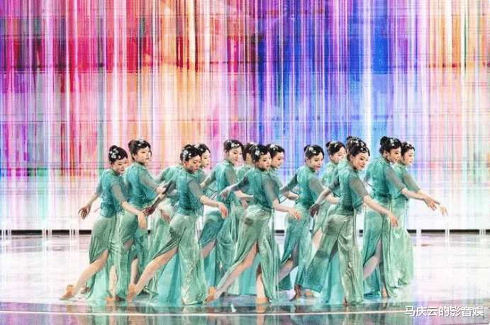 湖南卫视小年夜晚会首播，收视率夺冠，水平高，质量比肩央视春晚