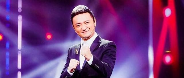 尼格买提：我30岁娶帕夏古丽，成婚9年没生孩子，景色背面有泪水