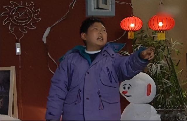 《家有儿女》中明目张胆的穿帮镜头，导演是认为观众看不见吗？