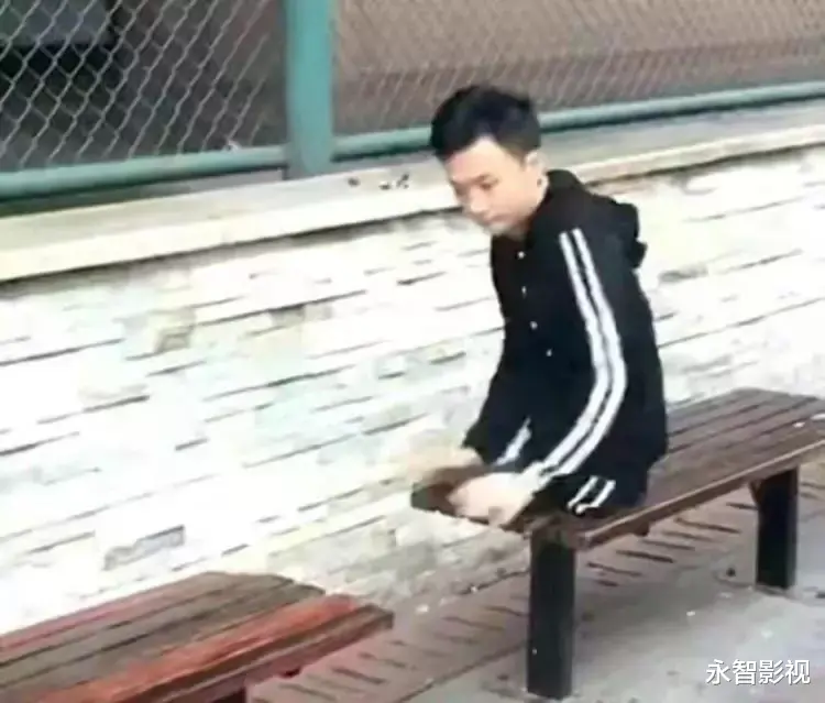 阿娇|连体夫妻走红后，无腿丈夫劈腿女粉丝，被抛弃的独臂妻子如今怎样