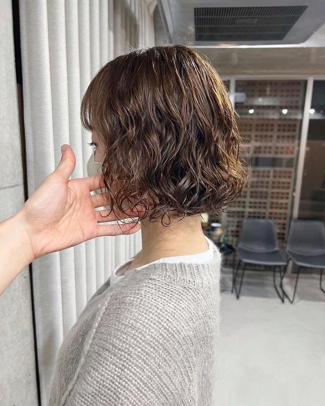 年底女发别乱整，最美还是波波头，能只能卷还能全头烫