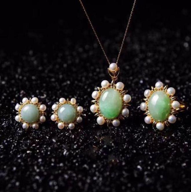 奇石|你的脸型适合哪种翡翠耳饰和翡翠项链?