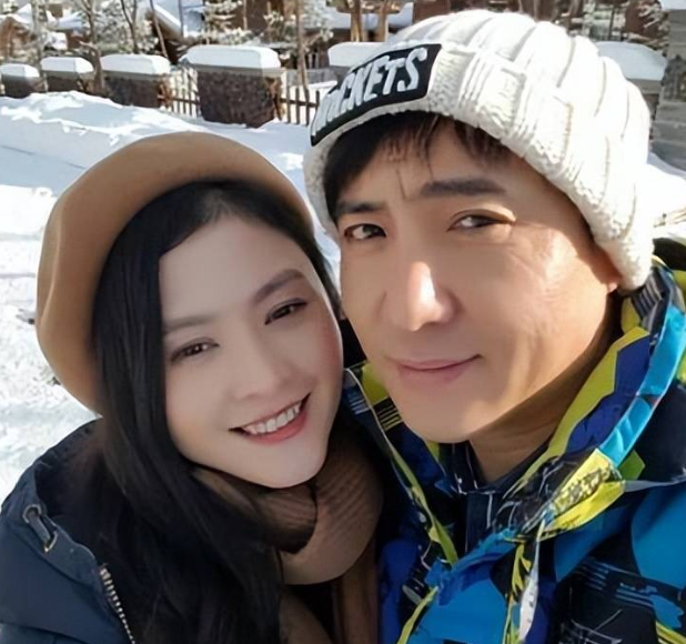 沈腾|沈腾夫妇携儿子外出吃日料，幸福甜蜜打脸离婚传闻，儿子萌翻众人