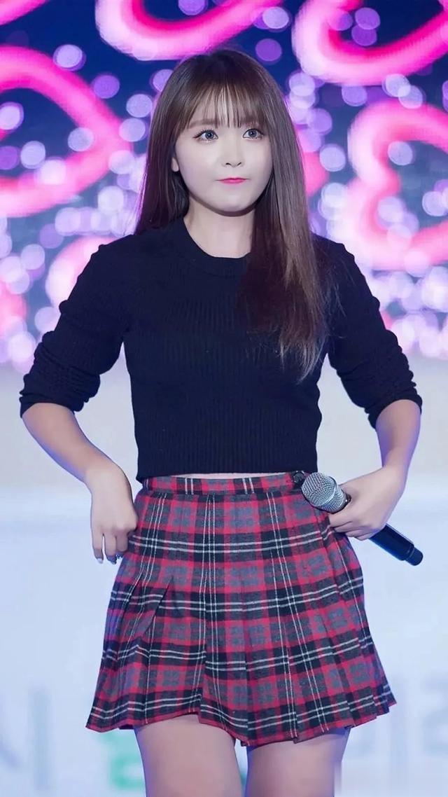 洪真英|韩国女歌手洪真英身材好劲爆